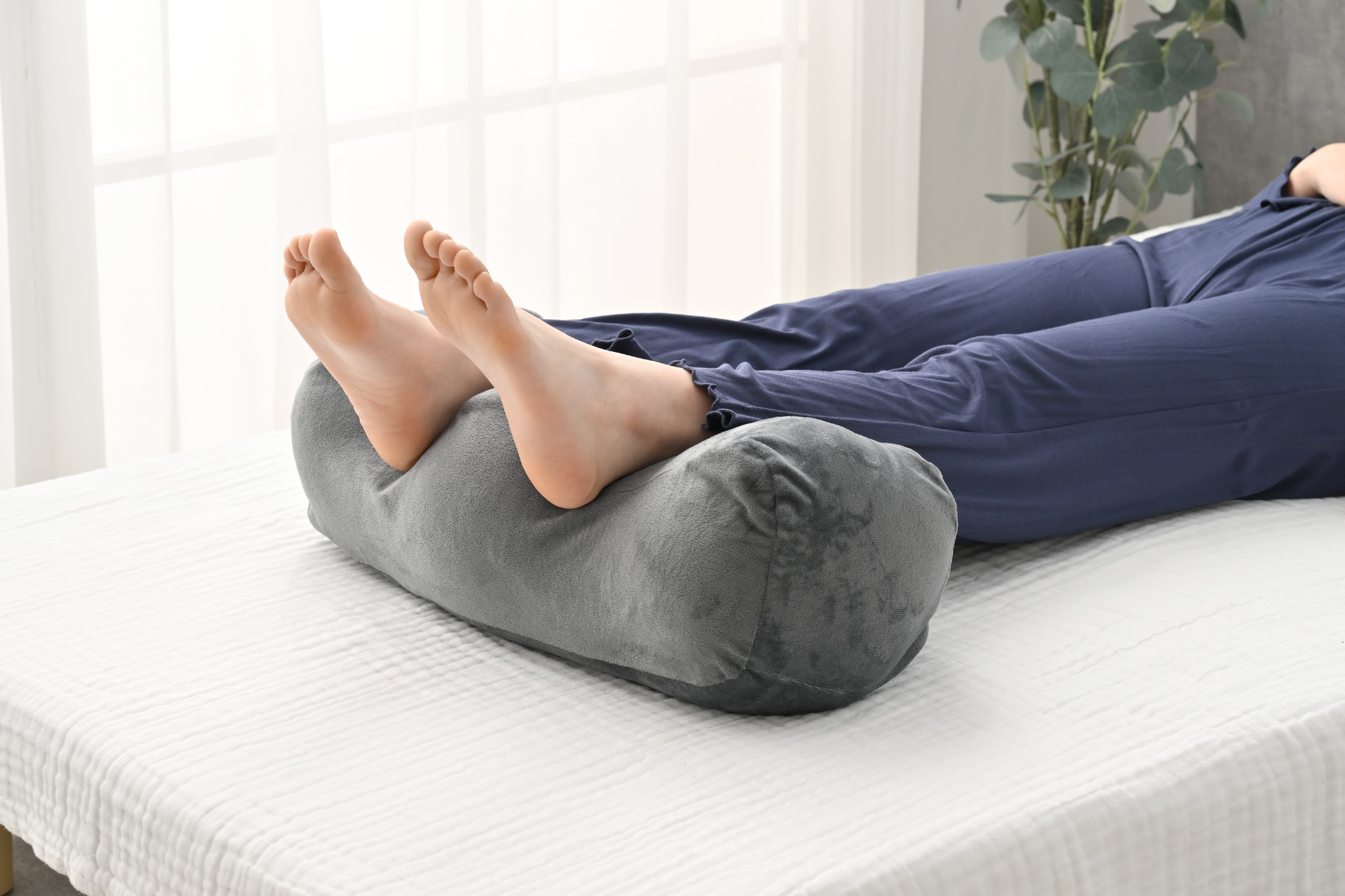 【正規品】　新品未開封　ハグモッチ　mini エレガントブラック　NELUKA NELUKA ハグモッチ mini 抱き枕 子供用 枕 成長に合わせて高さ調整 人